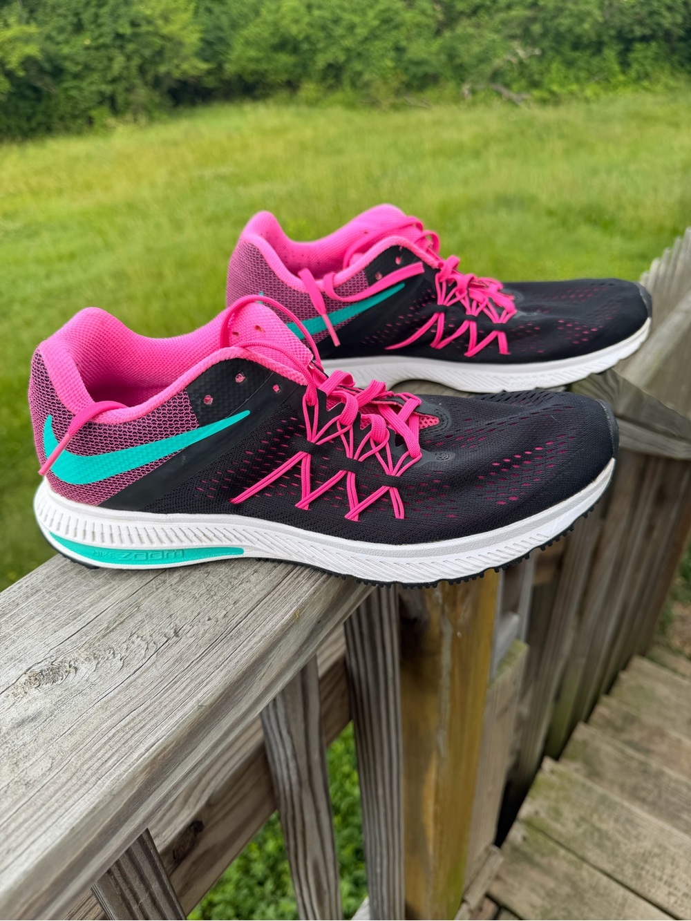 Nike Women's Black Pink Teal Athletic Running Shoes